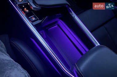 Позашляховик / Кросовер Audi e-tron 2021 в 