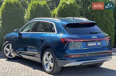 Позашляховик / Кросовер Audi e-tron 2019 в 