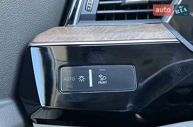 Позашляховик / Кросовер Audi e-tron 2019 в 