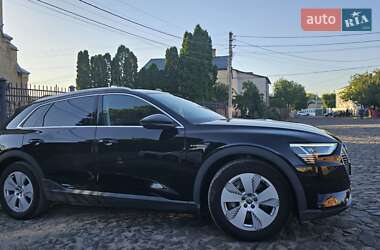 Внедорожник / Кроссовер Audi e-tron 2019 в 