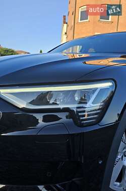 Внедорожник / Кроссовер Audi e-tron 2019 в 