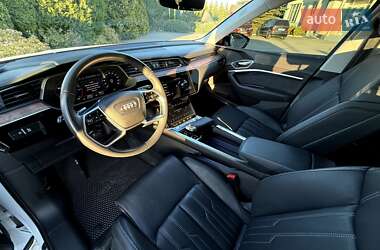 Позашляховик / Кросовер Audi e-tron 2019 в 