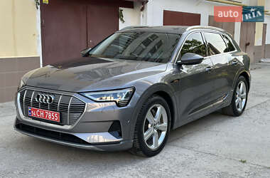 Внедорожник / Кроссовер Audi e-tron 2019 в 