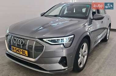 Внедорожник / Кроссовер Audi e-tron 2019 в 