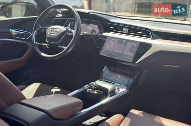 Внедорожник / Кроссовер Audi e-tron 2019 в 