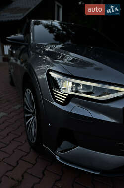 Внедорожник / Кроссовер Audi e-tron 2019 в 