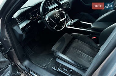 Внедорожник / Кроссовер Audi e-tron 2019 в 