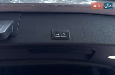 Внедорожник / Кроссовер Audi e-tron 2019 в 