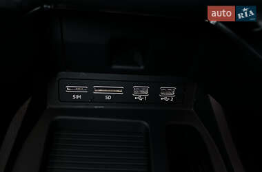 Внедорожник / Кроссовер Audi e-tron 2019 в 