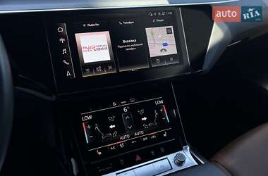 Позашляховик / Кросовер Audi e-tron 2020 в 