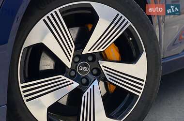 Внедорожник / Кроссовер Audi e-tron 2021 в 