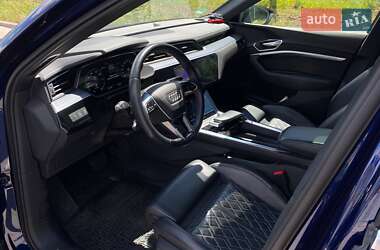 Внедорожник / Кроссовер Audi e-tron 2021 в 