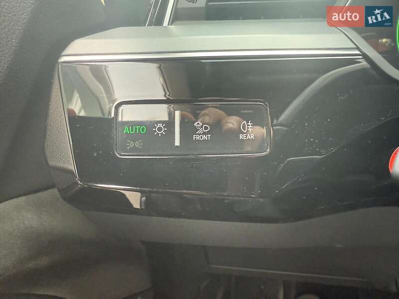 Внедорожник / Кроссовер Audi e-tron 2019 в Киеве
