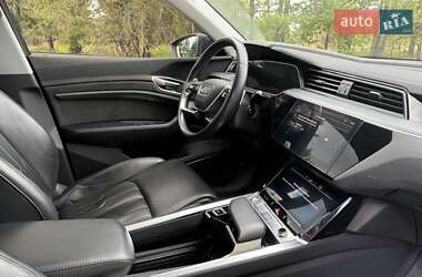 Внедорожник / Кроссовер Audi e-tron 2019 в 