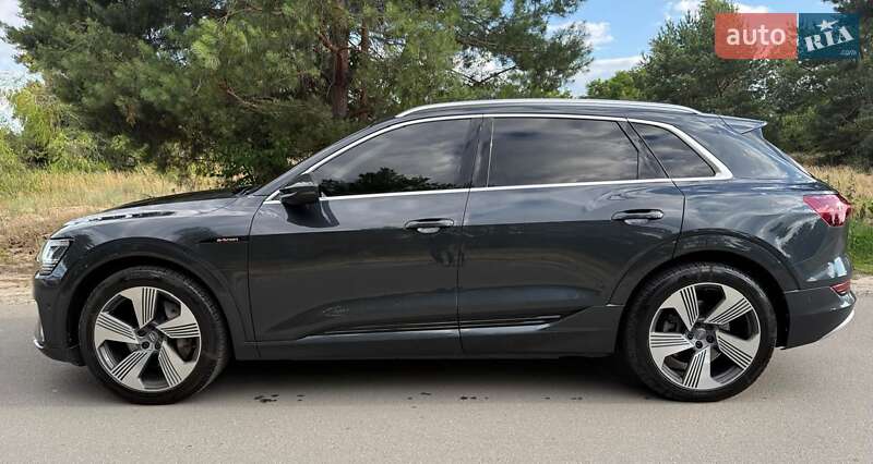 Внедорожник / Кроссовер Audi e-tron 2019 в Киеве