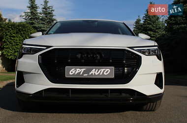 Внедорожник / Кроссовер Audi e-tron 2023 в 