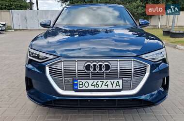 Позашляховик / Кросовер Audi e-tron 2021 в 