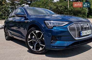 Позашляховик / Кросовер Audi e-tron 2021 в 