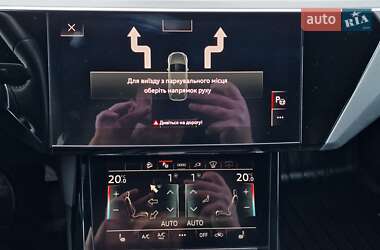 Позашляховик / Кросовер Audi e-tron 2021 в 