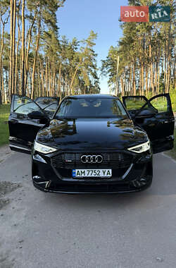 Внедорожник / Кроссовер Audi e-tron 2021 в 