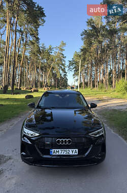 Внедорожник / Кроссовер Audi e-tron 2021 в 