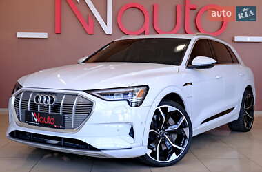 Внедорожник / Кроссовер Audi e-tron 2019 в 