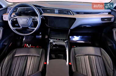 Внедорожник / Кроссовер Audi e-tron 2019 в 