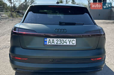 Позашляховик / Кросовер Audi e-tron 2019 в 