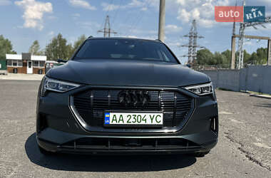 Позашляховик / Кросовер Audi e-tron 2019 в 