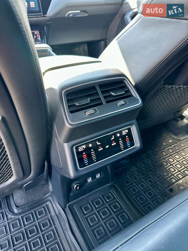 Позашляховик / Кросовер Audi e-tron 2019 в Києві
