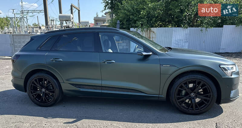 Позашляховик / Кросовер Audi e-tron 2019 в Києві