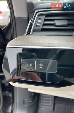Внедорожник / Кроссовер Audi e-tron 2020 в 