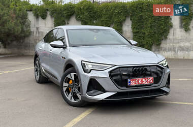 Внедорожник / Кроссовер Audi e-tron 2021 в 