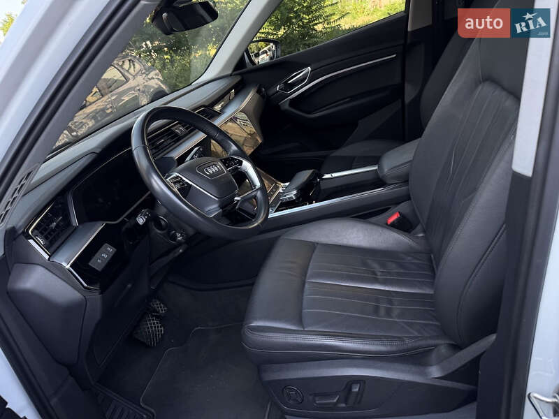 Позашляховик / Кросовер Audi e-tron 2019 в Дніпрі