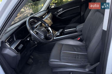 Внедорожник / Кроссовер Audi e-tron 2019 в 