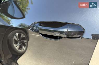 Позашляховик / Кросовер Audi e-tron 2021 в 