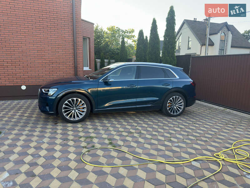 Позашляховик / Кросовер Audi e-tron 2019 в Києві