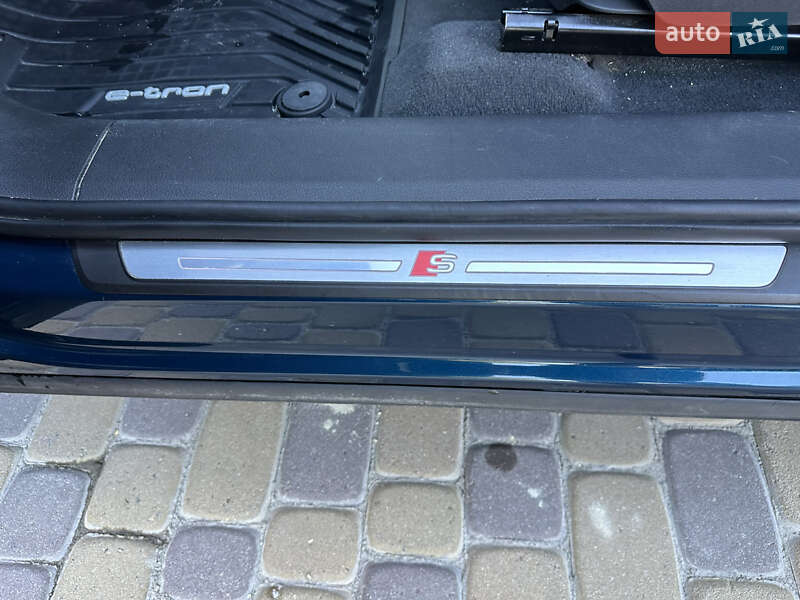 Внедорожник / Кроссовер Audi e-tron 2019 в Львове фото 21 Внедорожник / Кроссовер Audi e-tron 2019 в Львове
