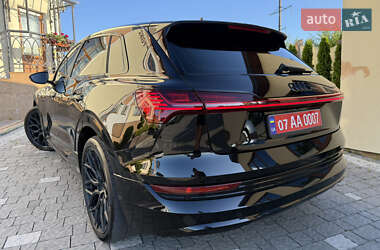 Позашляховик / Кросовер Audi e-tron 2020 в 