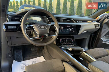 Позашляховик / Кросовер Audi e-tron 2020 в 
