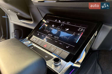Позашляховик / Кросовер Audi e-tron 2020 в 