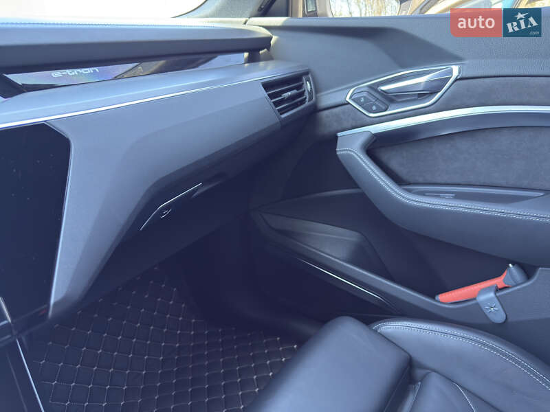 Внедорожник / Кроссовер Audi e-tron 2020 в Одессе