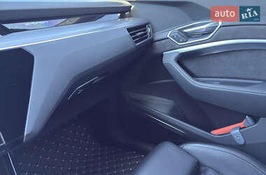 Внедорожник / Кроссовер Audi e-tron 2020 в 