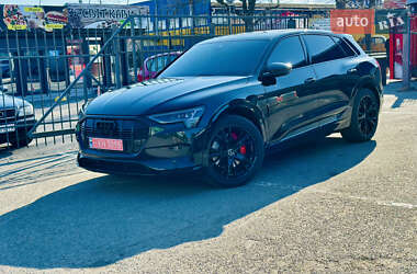 Внедорожник / Кроссовер Audi e-tron 2020 в 