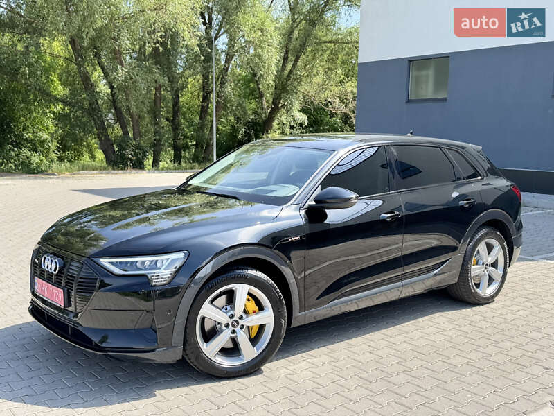 Внедорожник / Кроссовер Audi e-tron 2023 в 