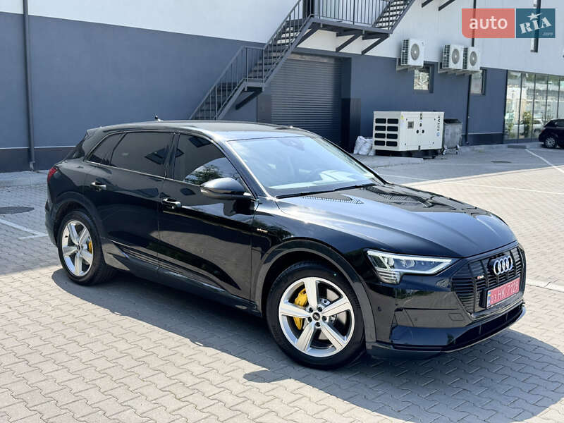 Audi e-tron 2023
