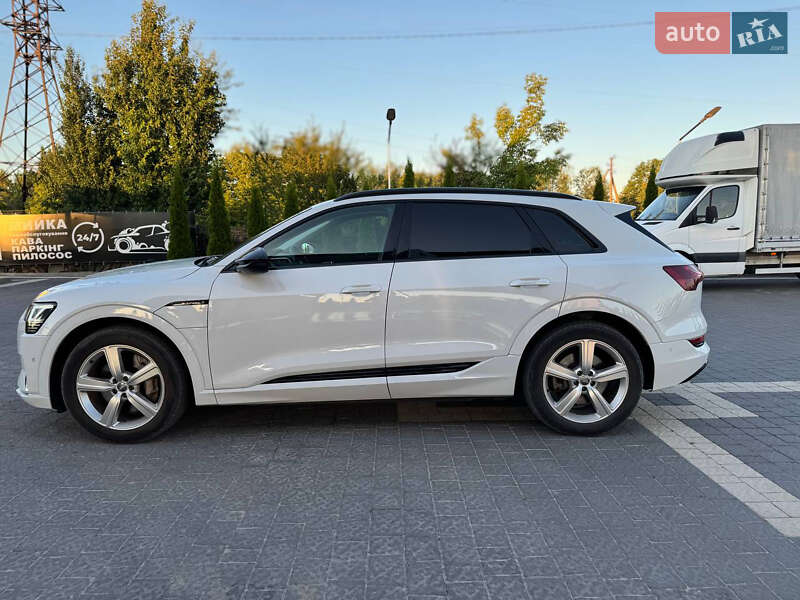 Позашляховик / Кросовер Audi e-tron 2020 в Почаєві