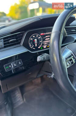 Внедорожник / Кроссовер Audi e-tron 2020 в 