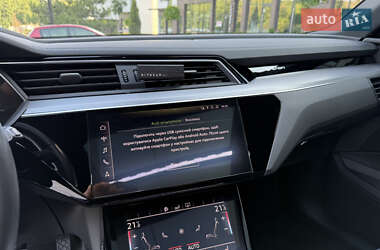 Внедорожник / Кроссовер Audi e-tron 2020 в 