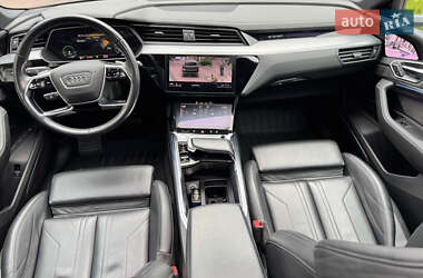 Позашляховик / Кросовер Audi e-tron 2020 в 